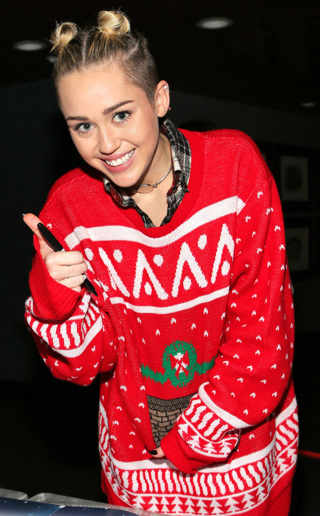 rs_634x1024-131219102510-634.miley-cyrus-christmas-sweater-121913