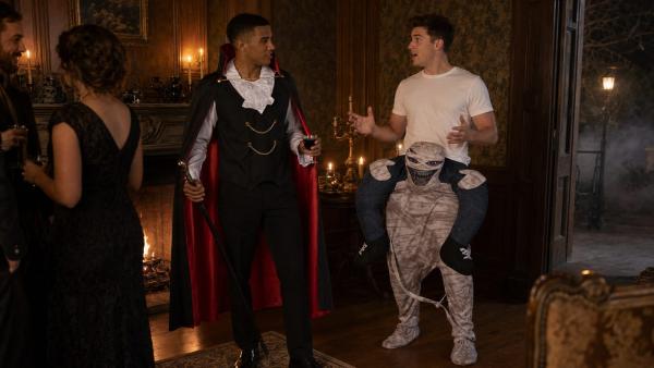 Vintage Horror Halloween Costumes: 2026 Looks That Last
