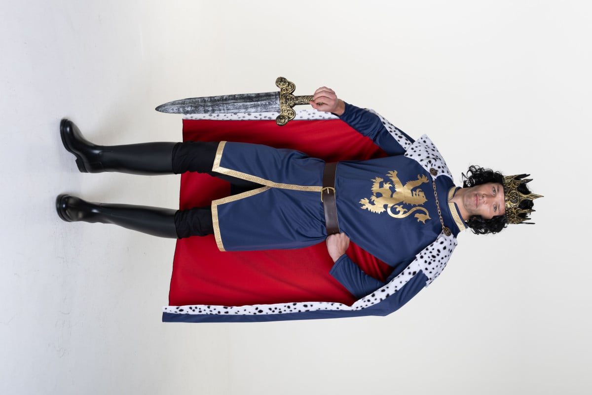 Blue king tunic with a gold emblem, red fur-trimmed cape, bronze-colored crown, and belt