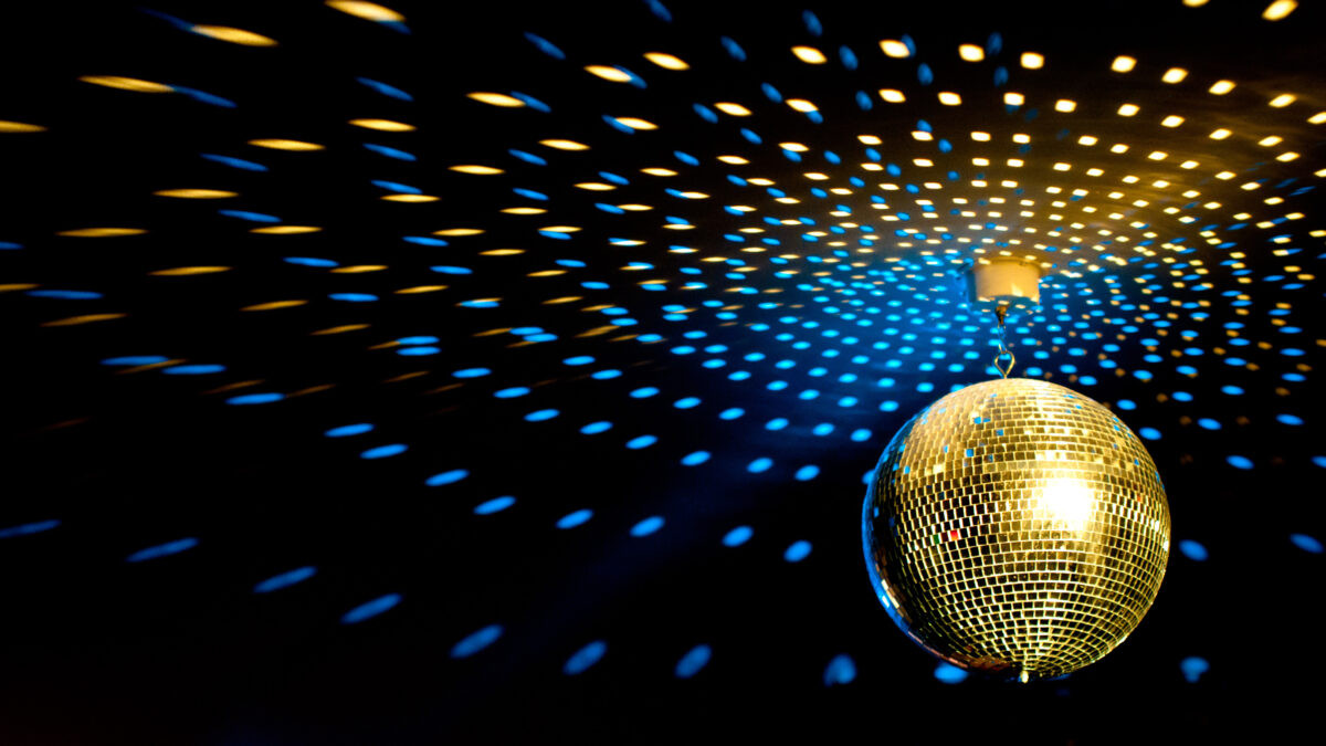 How to Plan a 70s Party | Groovy Costume Ideas & Tips