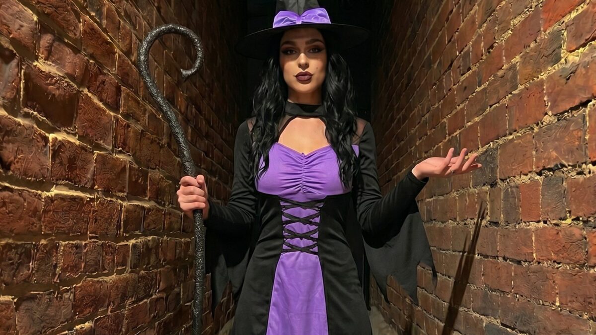 Best Witch Costumes for Women: Six Picks by Color and Night