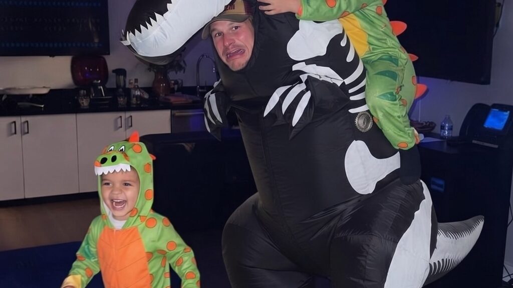 Best Inflatable Dinosaur Costumes for Kids: The T-Rex That Fills Out in Under a Minute